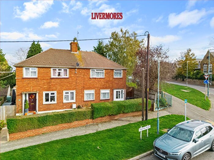 3 Bedroom Semi-Detached House For Sale In Martin Road, Dartford, DA2