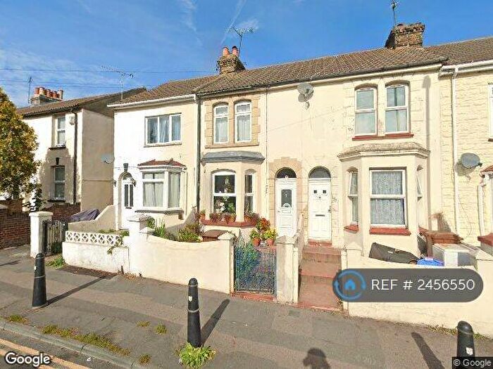 4 Bedroom Terraced House To Rent In Gillingham Road, Gillingham, ME7