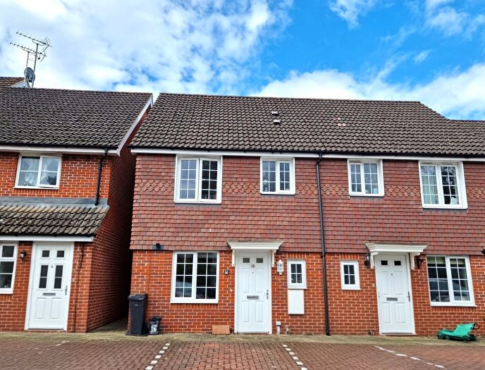 3 Bedroom Semi-Detached House For Sale In Wayside, Wokingham, RG41