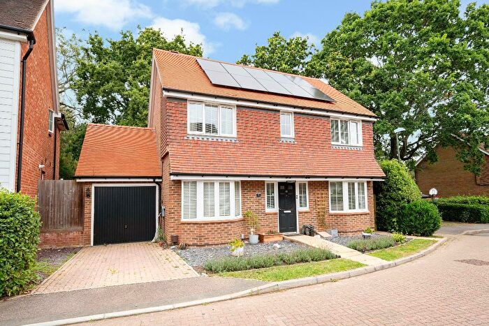 4 Bedroom Detached House For Sale In Sycamore Drive, Burgess Hill, RH15