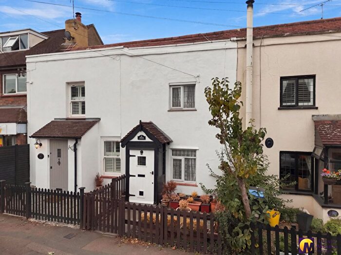 2 Bedroom Cottage For Sale In High Street, Roydon, CM19