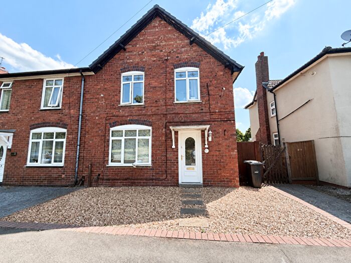 3 Bedroom End Of Terrace House For Sale In Avenue Road, Dudley, DY2