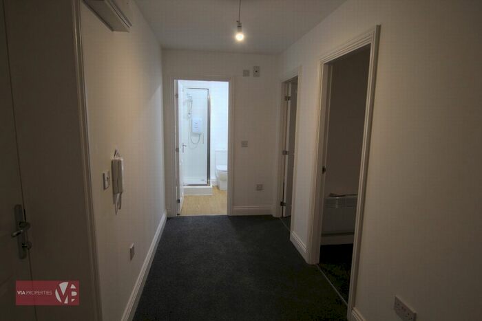 2 Bedroom Flat To Rent In Brewery Road, Hoddesdon, EN11