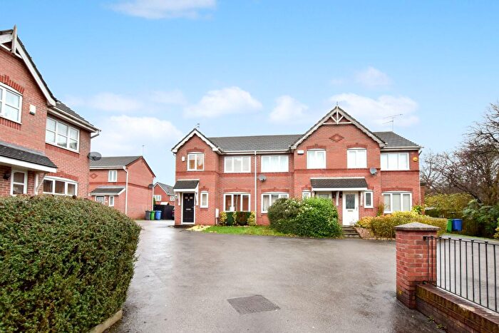 3 Bedroom Semi-Detached House To Rent In Oakshaw Close, Manchester, M9