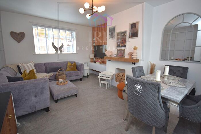 3 Bedroom Semi-Detached House For Sale In Toll Bar Road, Castleford, West Yorkshire, WF10