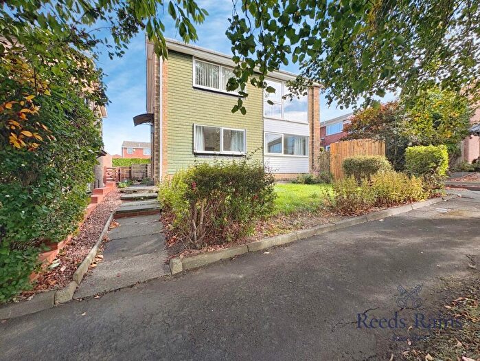 2 Bedroom Apartment For Sale In Hillhead Parkway, Newcastle Upon Tyne, Tyne And Wear, NE5