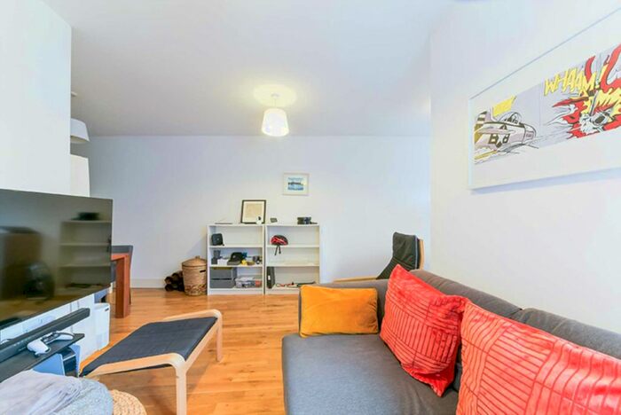 1 Bedroom Flat To Rent In Fulham Palace Road, London, SW6