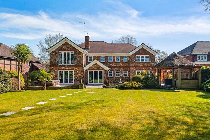 5 Bedroom Detached House For Sale In Birch Mead, Orpington, BR6