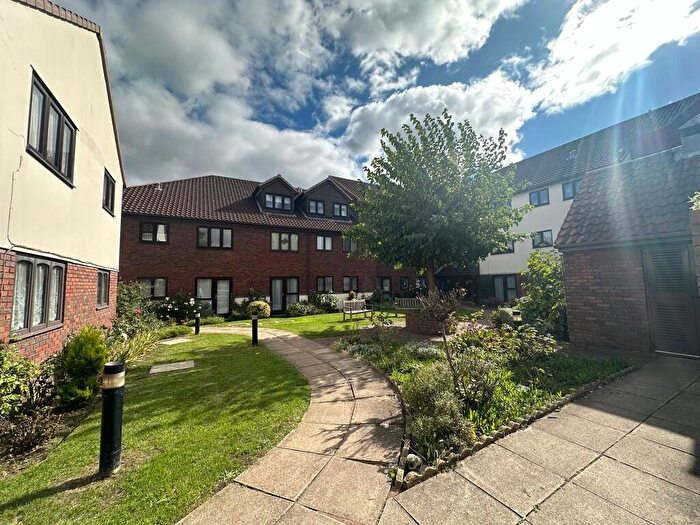 1 Bedroom Flat For Sale In Farm Hill Road, Waltham Abbey, EN9