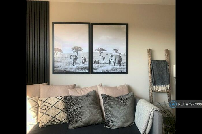 1 Bedroom Flat To Rent In Glasshouse, Bedford, MK40