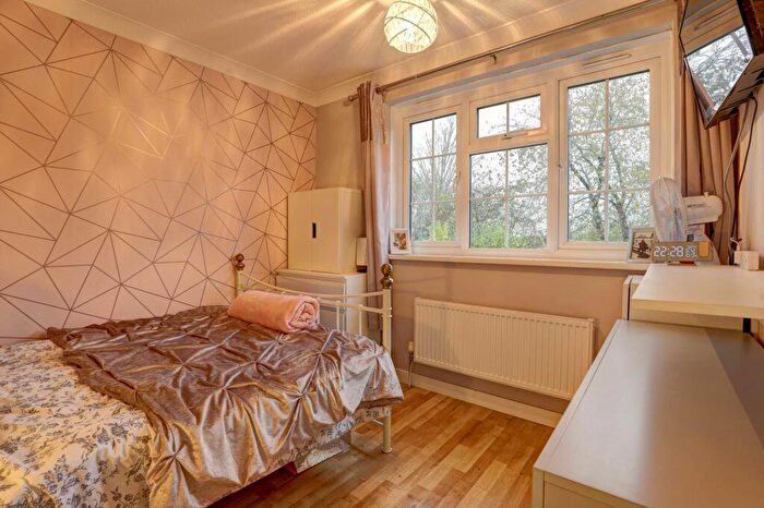 3 Bedroom Terraced House For Sale In Lockeridge Close, Blandford Forum, DT11