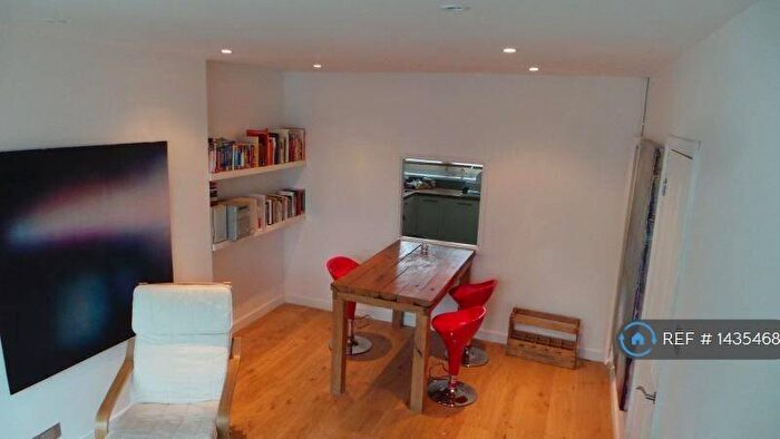 3 Bedroom Maisonette To Rent In Martock Court, London, SE15