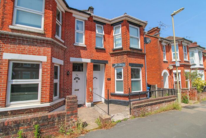 3 Bedroom Terraced House For Sale In St. Michaels Road, Aldershot, GU12