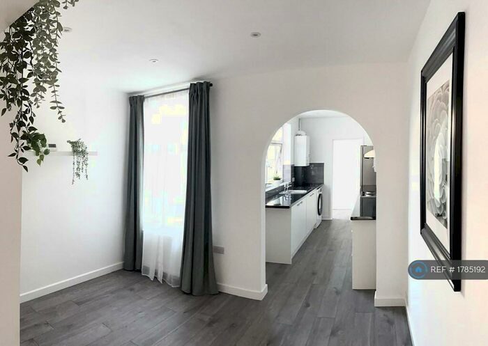 2 Bedroom Terraced House To Rent In Londesborough Road, Southsea, PO4