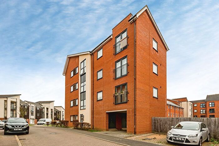 1 Bedroom Flat For Sale In Cubitt Street, Aylesbury, HP19