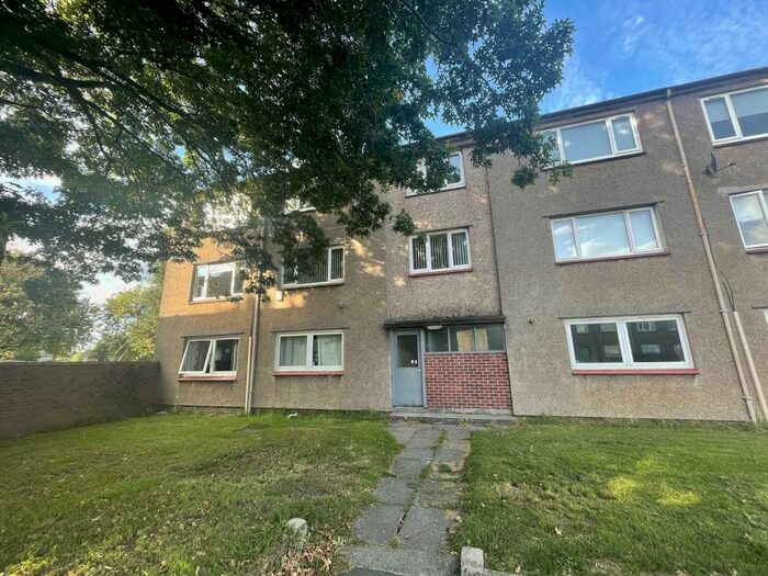 3 Bedroom Flat To Rent In Iona Road, Renfrew, PA4