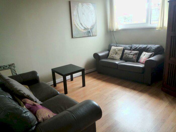 3 Bedroom Flat To Rent In Esslemont Avenue, Aberdeen, AB25