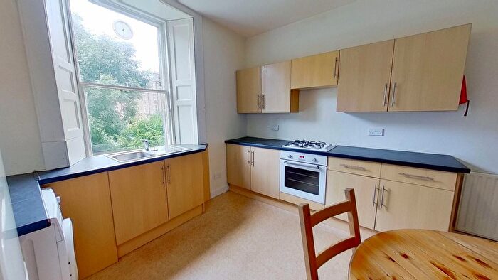 5 Bedroom Flat To Rent In West Preston Street, Edinburgh, EH8