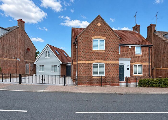 4 Bedroom Detached House For Sale In Beeleigh Link, Chelmer Village, Chelmsford, CM2