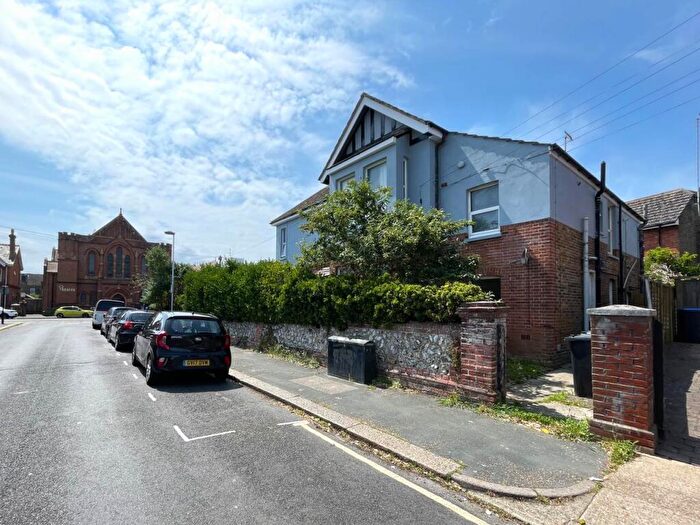 Studio To Rent In Salisbury Road, Worthing, West Sussex, BN11