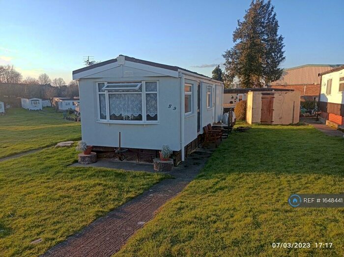 1 Bedroom Mobile Home To Rent In Quedgeley Park, Gloucester, GL4