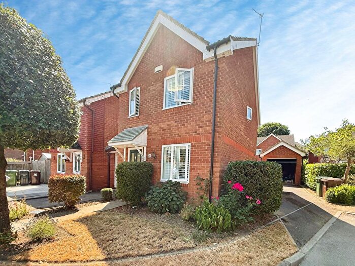 3 Bedroom Semi-Detached House For Sale In Farleys Way, Peasmarsh, TN31