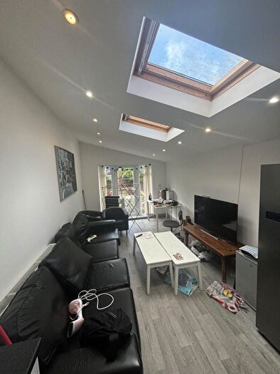 7 Bedroom Semi-Detached House For Sale In Teignmouth Road, Birmingham, B29