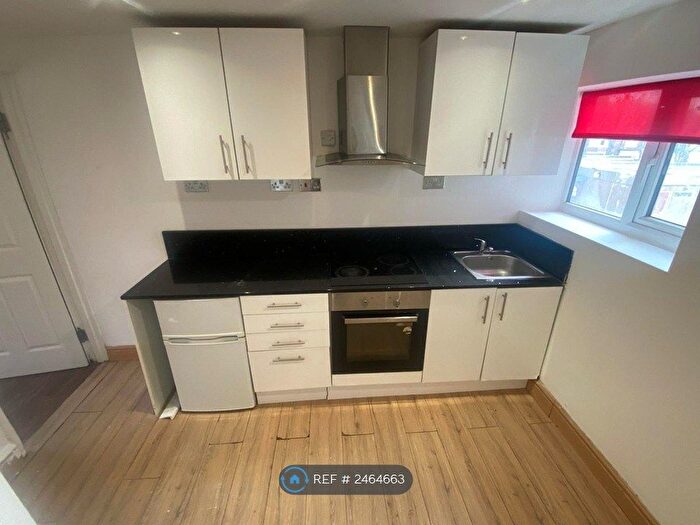 2 Bedroom Flat To Rent In Endsleigh Road, Bedford, MK42