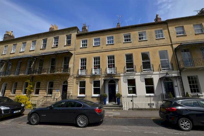 1 Bedroom Flat To Rent In London Road, Cheltenham, Gloucestershirei, GL52