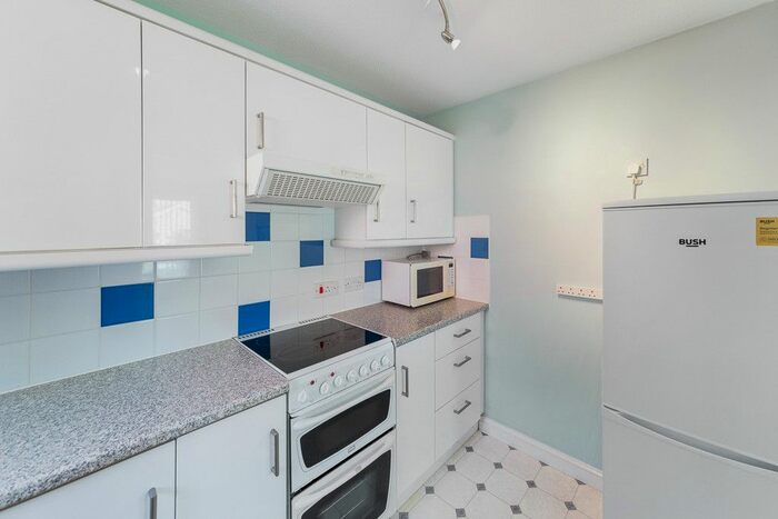 1 Bedroom Flat To Rent In Greville Court, Greville Park Road, Ashtead, Surrey, KT21