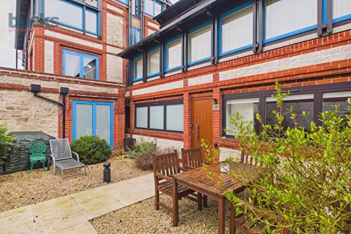 2 Bedroom Flat For Sale In Uplands House, Four Ashes Road, Cryers Hill, HP15