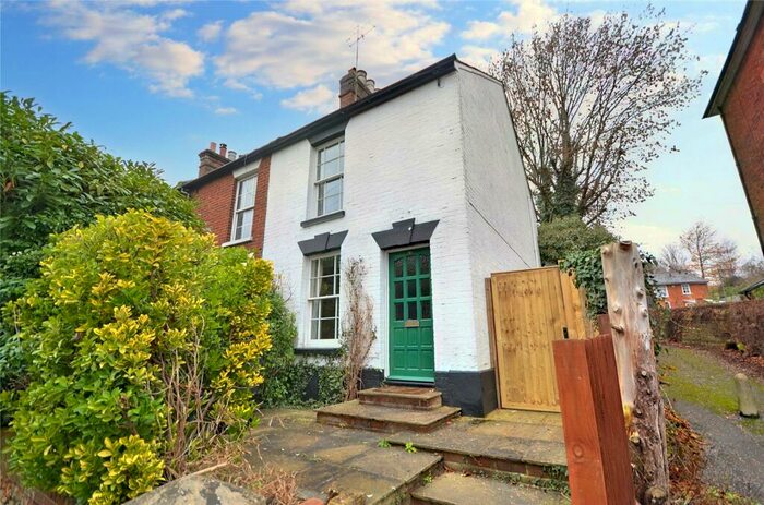 2 Bedroom End Of Terrace House To Rent In Guildford Road, Farnham, Surrey, GU9