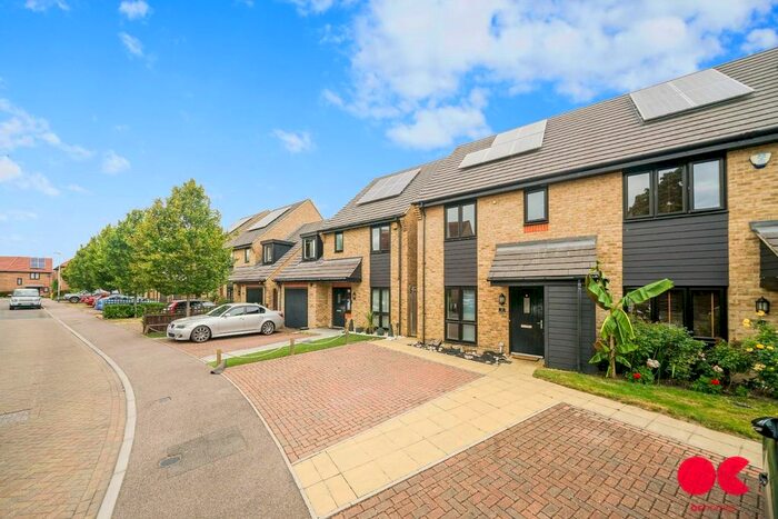 3 Bedroom End Of Terrace House To Rent In Egbert Close, Hornchurch, RM12