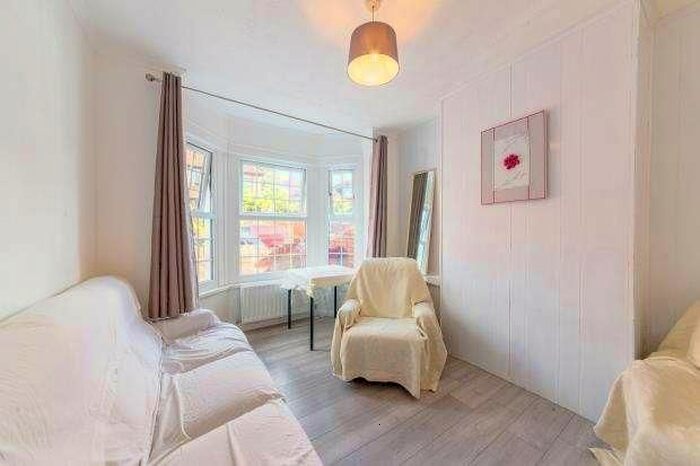 3 Bedroom Terraced House To Rent In Rowley Road, Reading, RG2