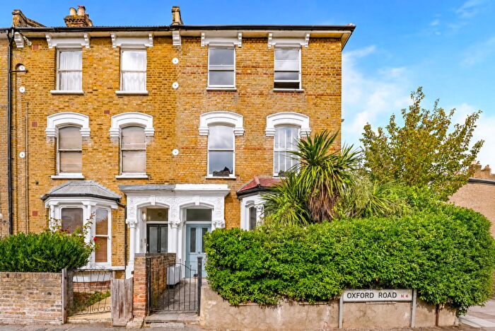 2 Bedroom Flat For Sale In Oxford Road, London, N4