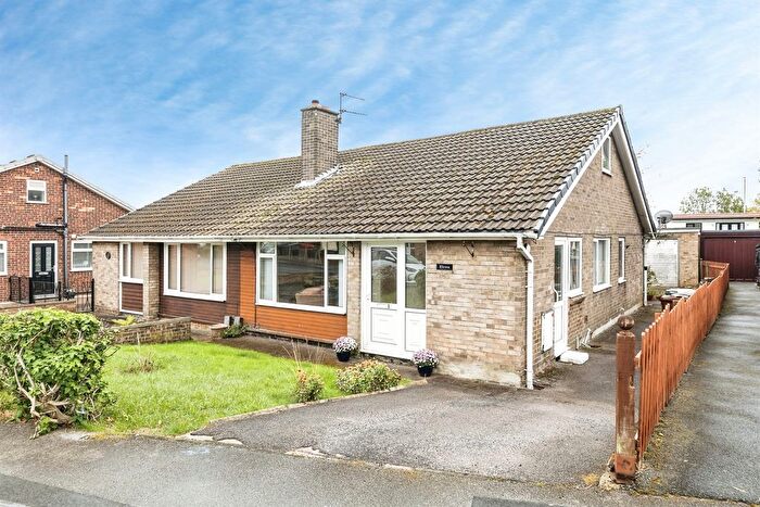 3 Bedroom Semi-Detached House For Sale In Ryedale Way, Tingley, Wakefield, WF3