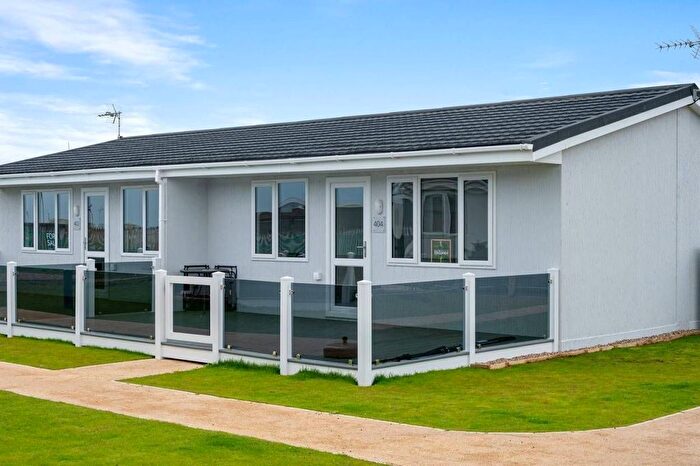 2 Bedroom Lodge For Sale In Wilsthorpe, Bridlington, YO15