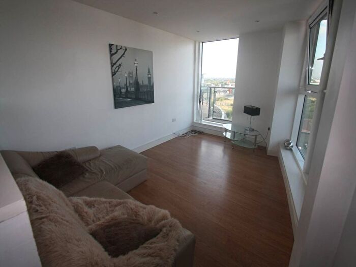 1 Bedroom Flat To Rent In Basin Approach, London, E16