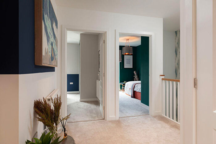 4 Bedroom Detached House For Sale In Suttons Lane, Havering, Hornchurch, RM12