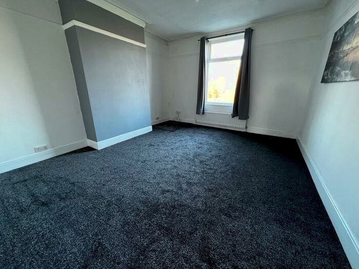2 Bedroom Flat To Rent In High Street South, Langley Moor, DH7