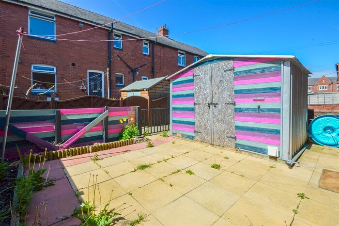3 Bedroom Terraced House For Sale In Queens Road, Morley, Leeds, LS27