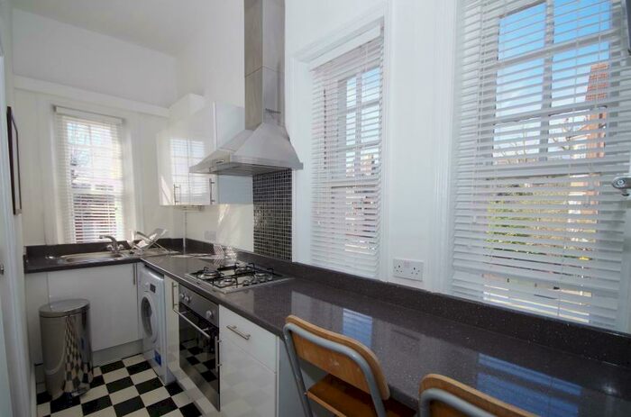 Studio To Rent In Grosvenor Gardens, Muswell Hill, N10