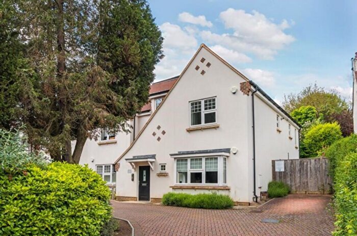 2 Bedroom Apartment To Rent In Woodcote Valley Road, Purley, CR8