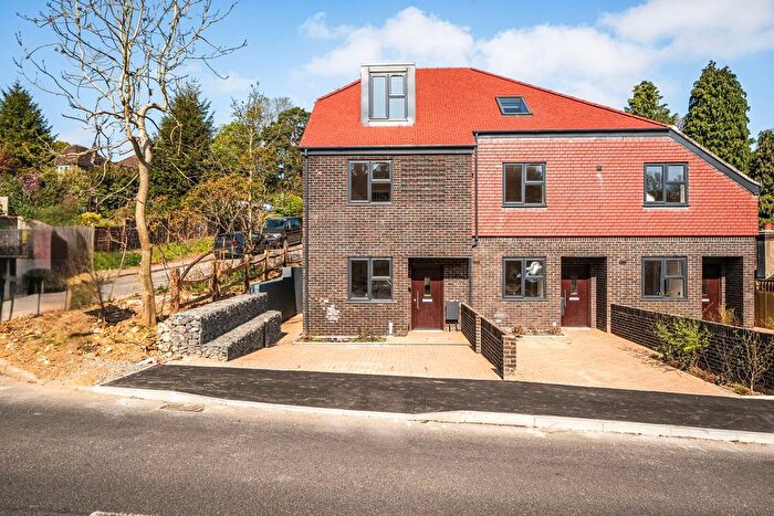 4 Bedroom End Terrace House For Sale In Waddington Way, Coulsdon, CR5