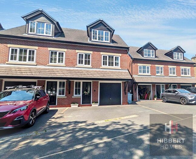4 Bedroom Property To Rent In Grimshaw Lane, Bollington, SK10