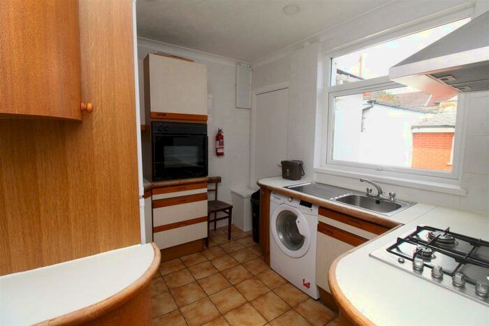 4 Bedroom House To Rent In Crwys Road, Cathays, Cardiff, CF24