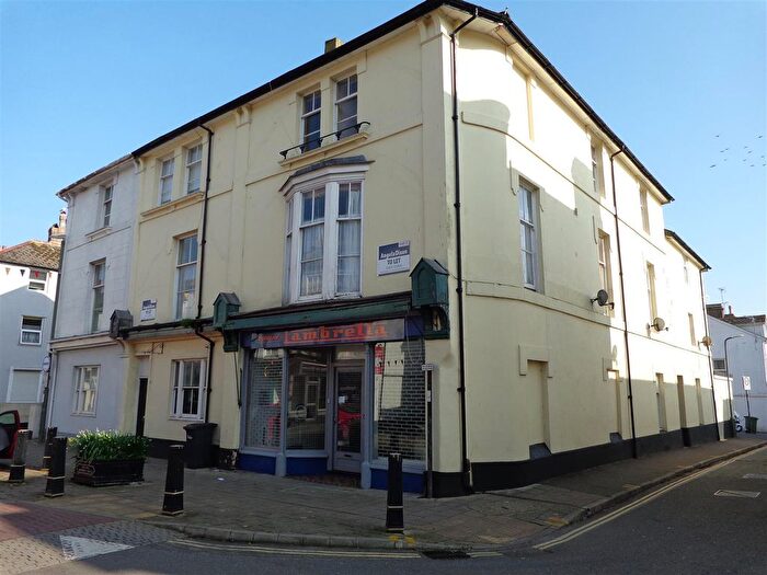 1 Bedroom Flat To Rent In Winner Street, Paignton, TQ3