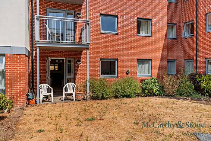2 Bedroom Flat For Sale In Lady Susan, New Road, Basingstoke, RG21