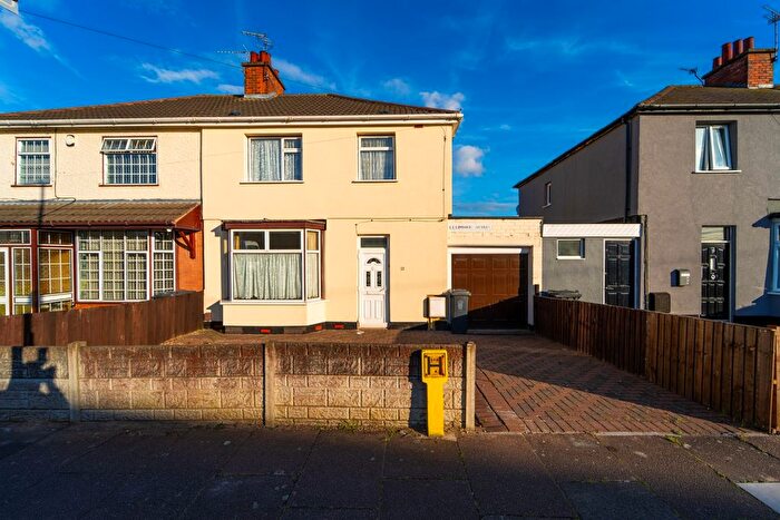 3 Bedroom Semi-Detached House For Sale In Clumber Road, Leicester, LE5
