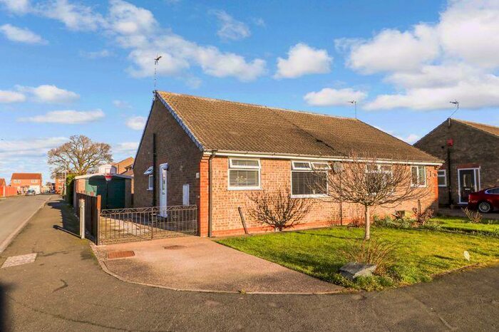2 Bedroom Semi-Detached Bungalow For Sale In Meadow Lane, Newport, HU15